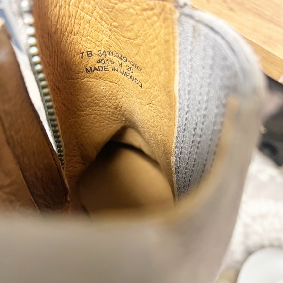 Frye Alton Chelsea Grey Suede Bootie Boot, Women’s size 7, stacked heel - Picture 10 of 10